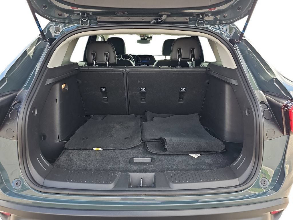 Used 2025 Chevrolet Trax LT FWD image 28