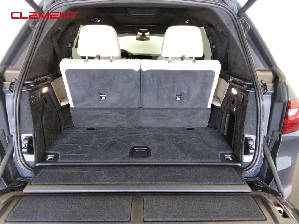 Used 2021 BMW X7 xDrive40i w/ Premium Package image 9