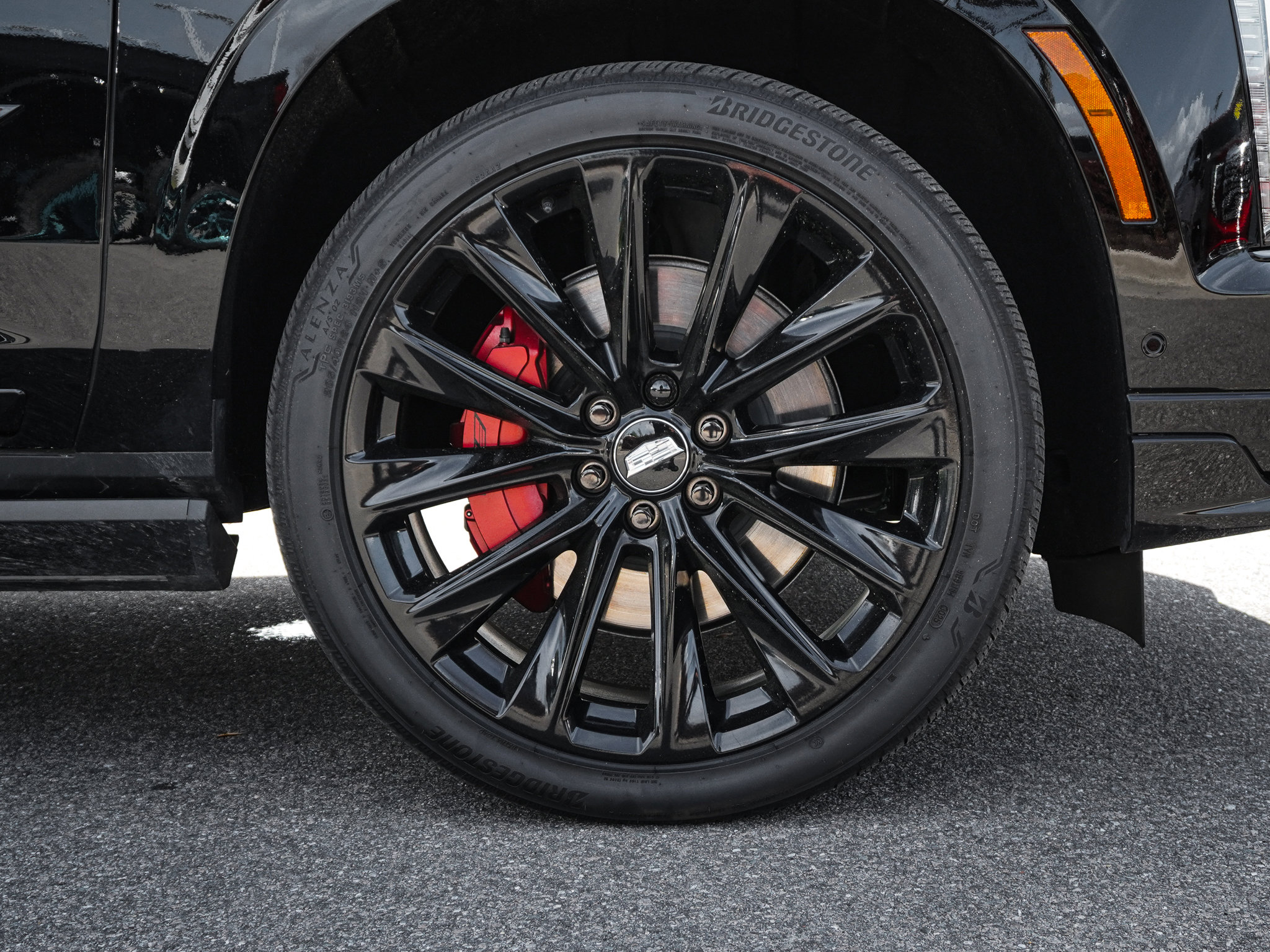 Used 2026 Cadillac Escalade V w/ LPO, ONYX Package AWD/4WD image 13