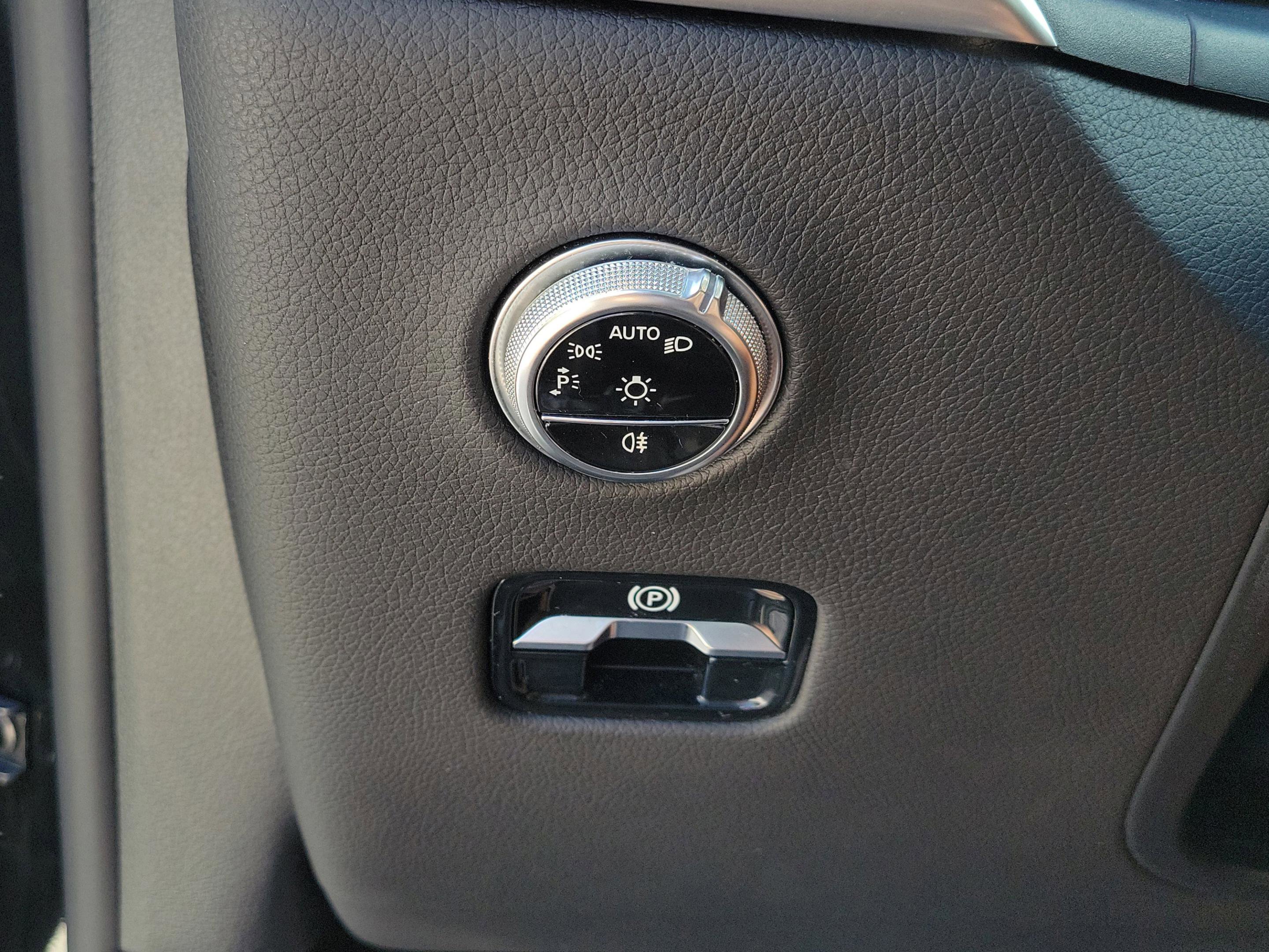 Certified 2024 Mercedes-Benz GLC 300 4MATIC image 18