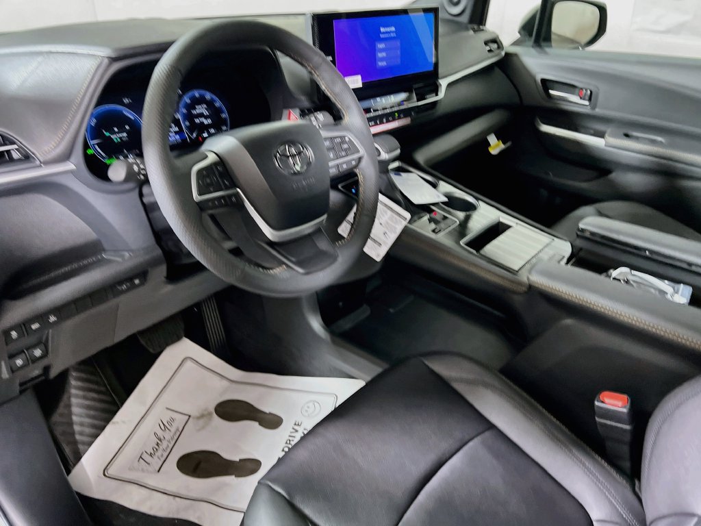 New 2026 Toyota Sienna XLE Woodland Edition AWD/4WD image 9