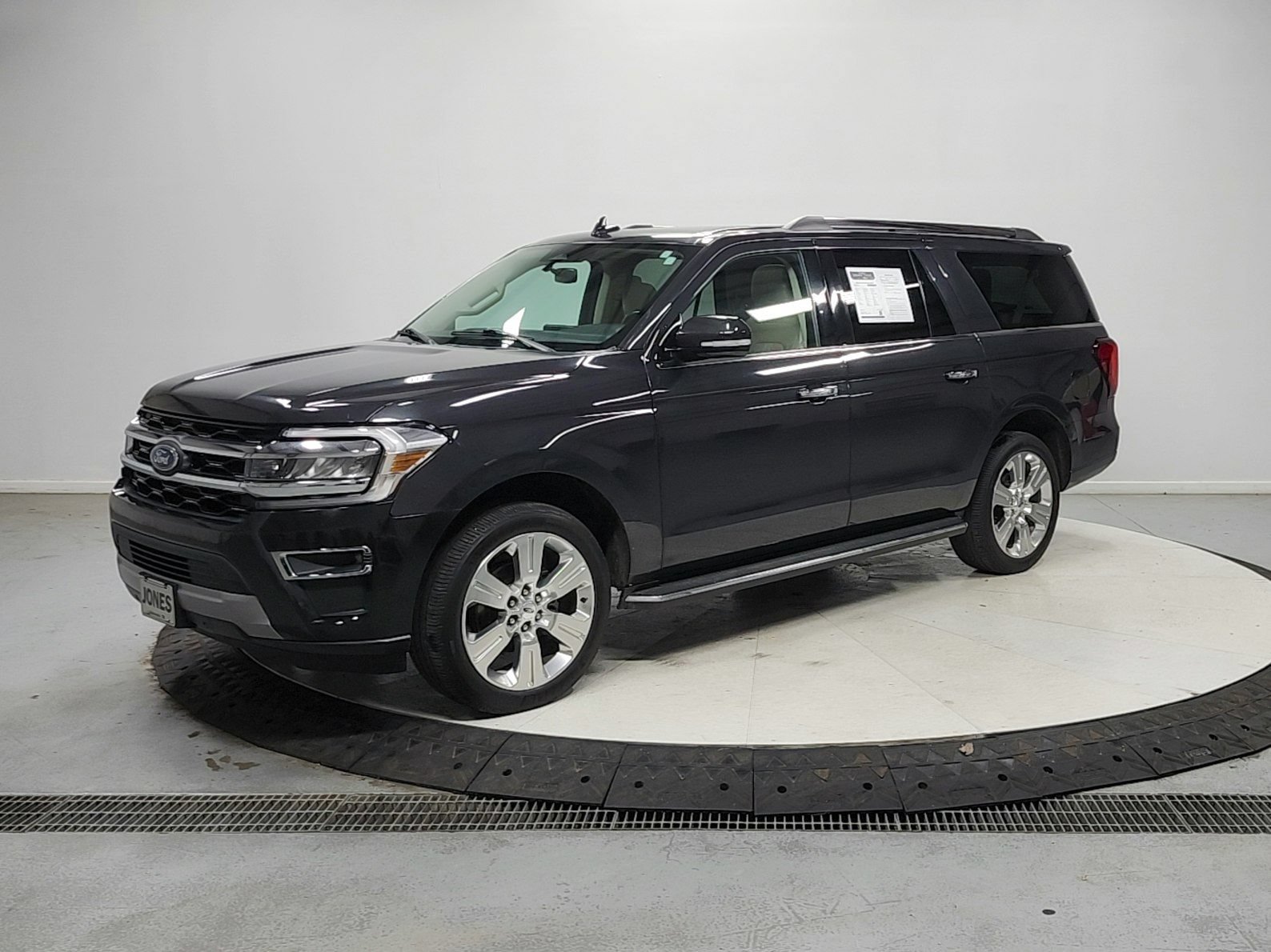Used 2022 Ford Expedition Max Limited RWD image 4