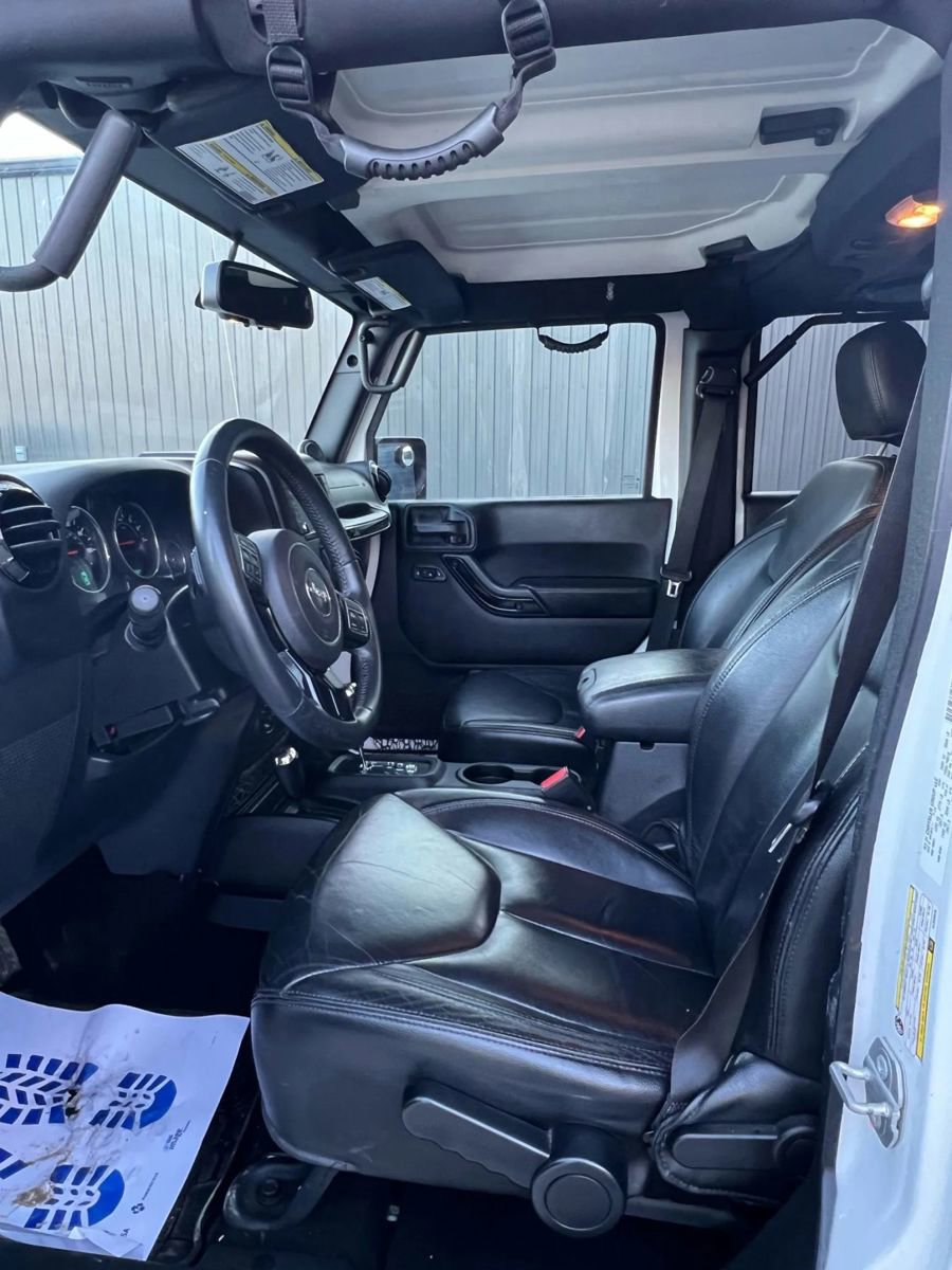 Used 2014 Jeep Wrangler Unlimited Sahara image 9