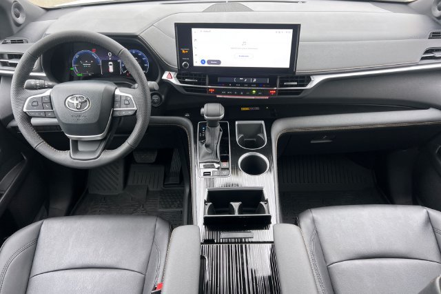 New 2026 Toyota Sienna XLE Woodland Edition AWD/4WD image 13