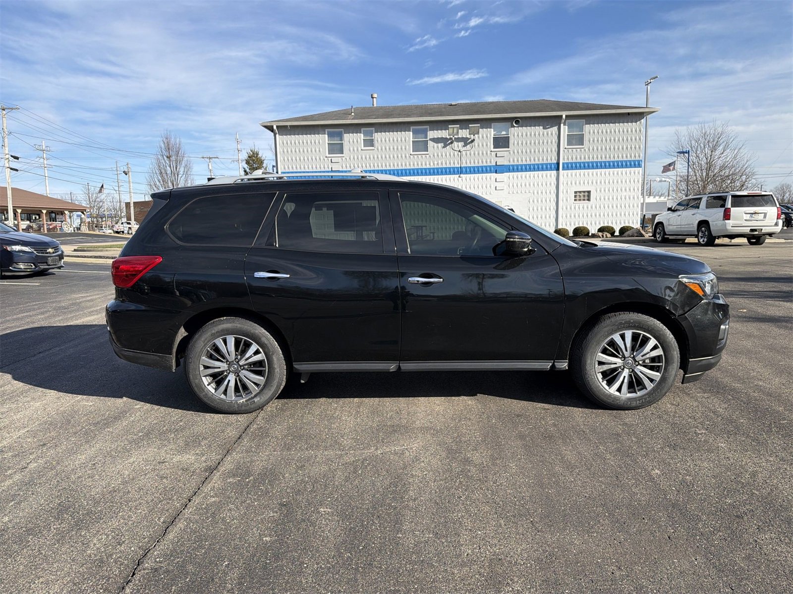 Used 2020 Nissan Pathfinder S image 9