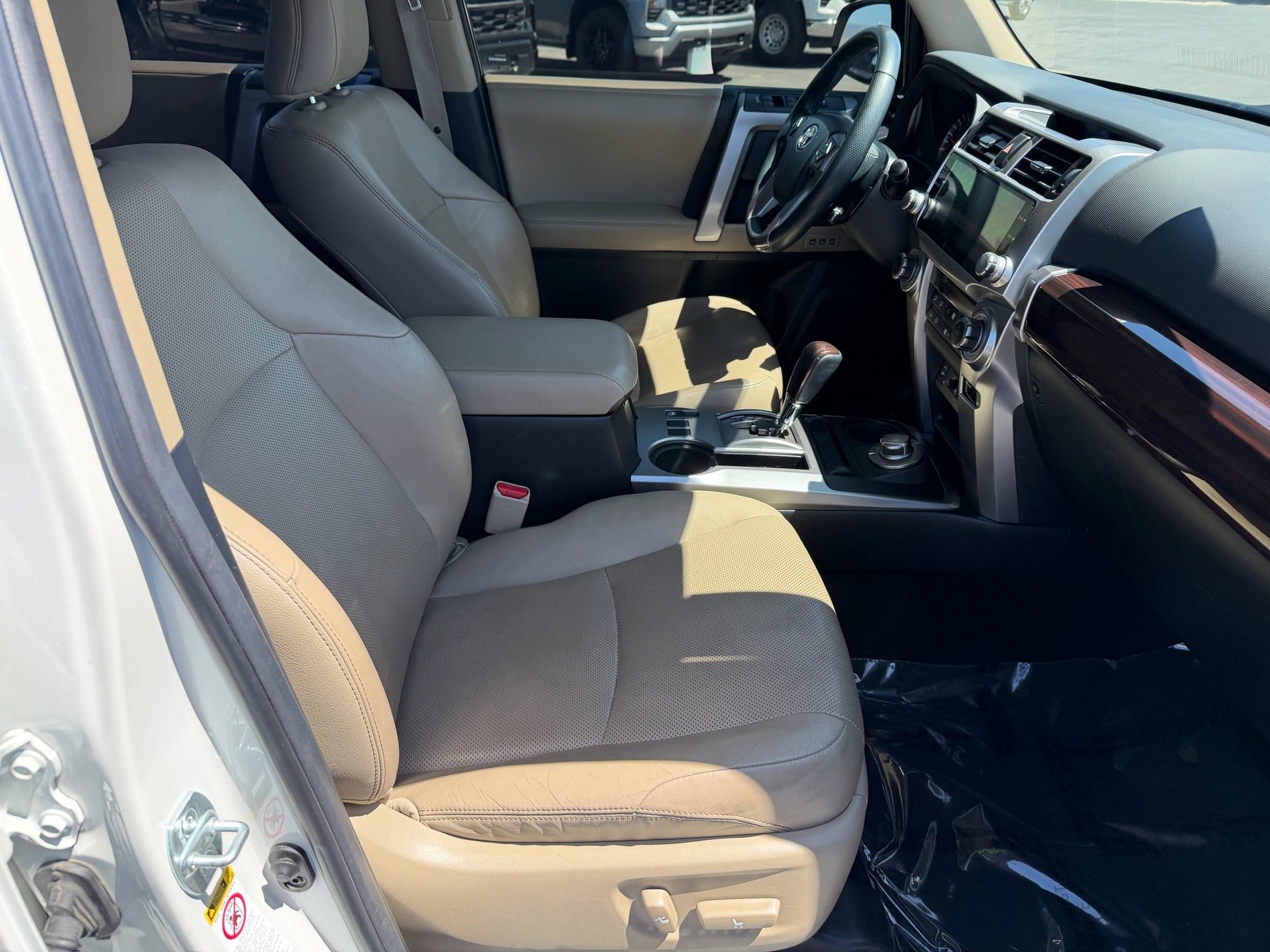 Used 2015 Toyota 4Runner Limited AWD/4WD image 19