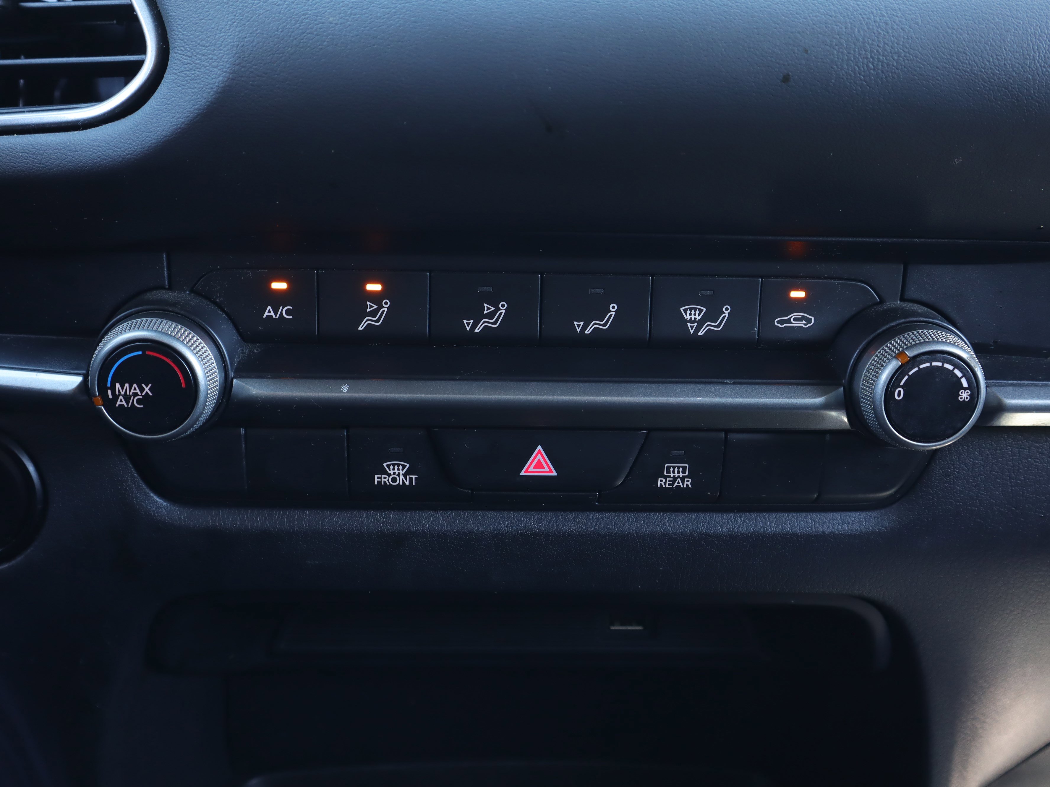 Used 2020 MAZDA CX-30 FWD image 13