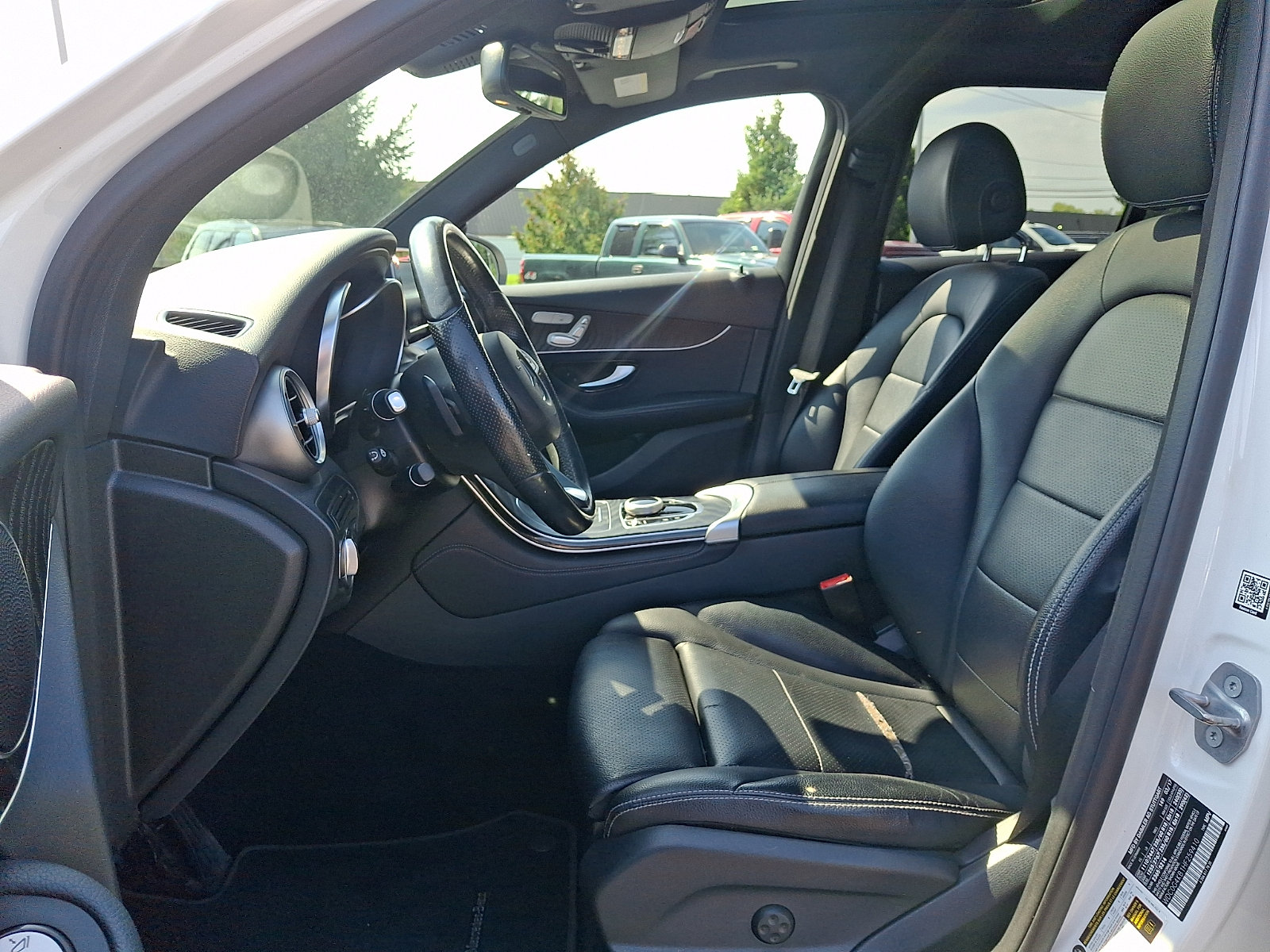 Used 2017 Mercedes-Benz GLC 300 4MATIC image 13
