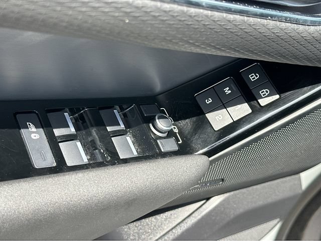 Used 2022 Land Rover Range Rover Velar R-Dynamic S AWD/4WD image 36
