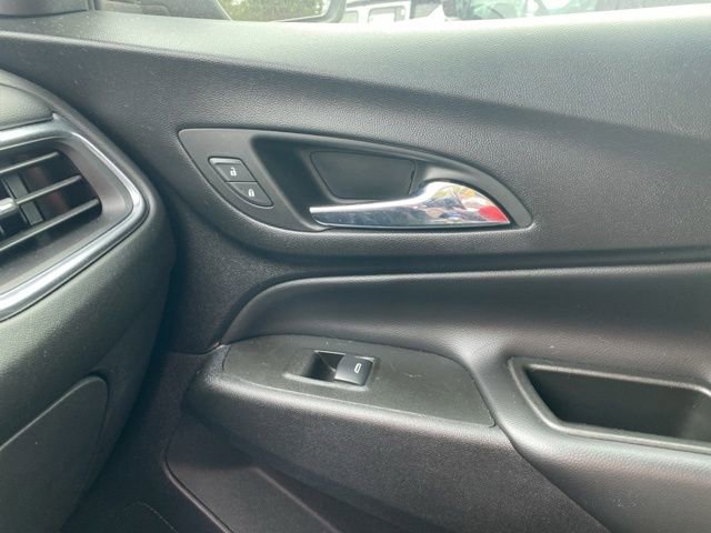 Used 2022 Chevrolet Equinox LT image 25