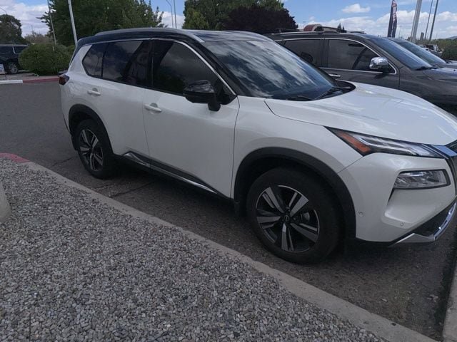 Used 2022 Nissan Rogue Platinum w/ Head-Up Display Package image 6
