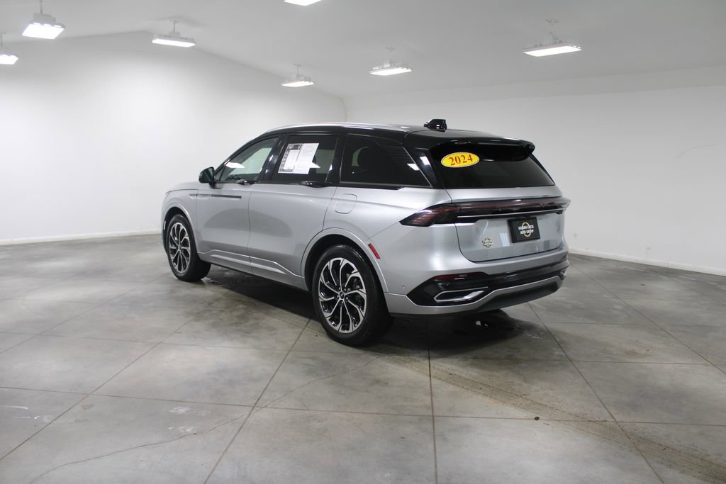 Used 2024 Lincoln Nautilus Reserve image 7