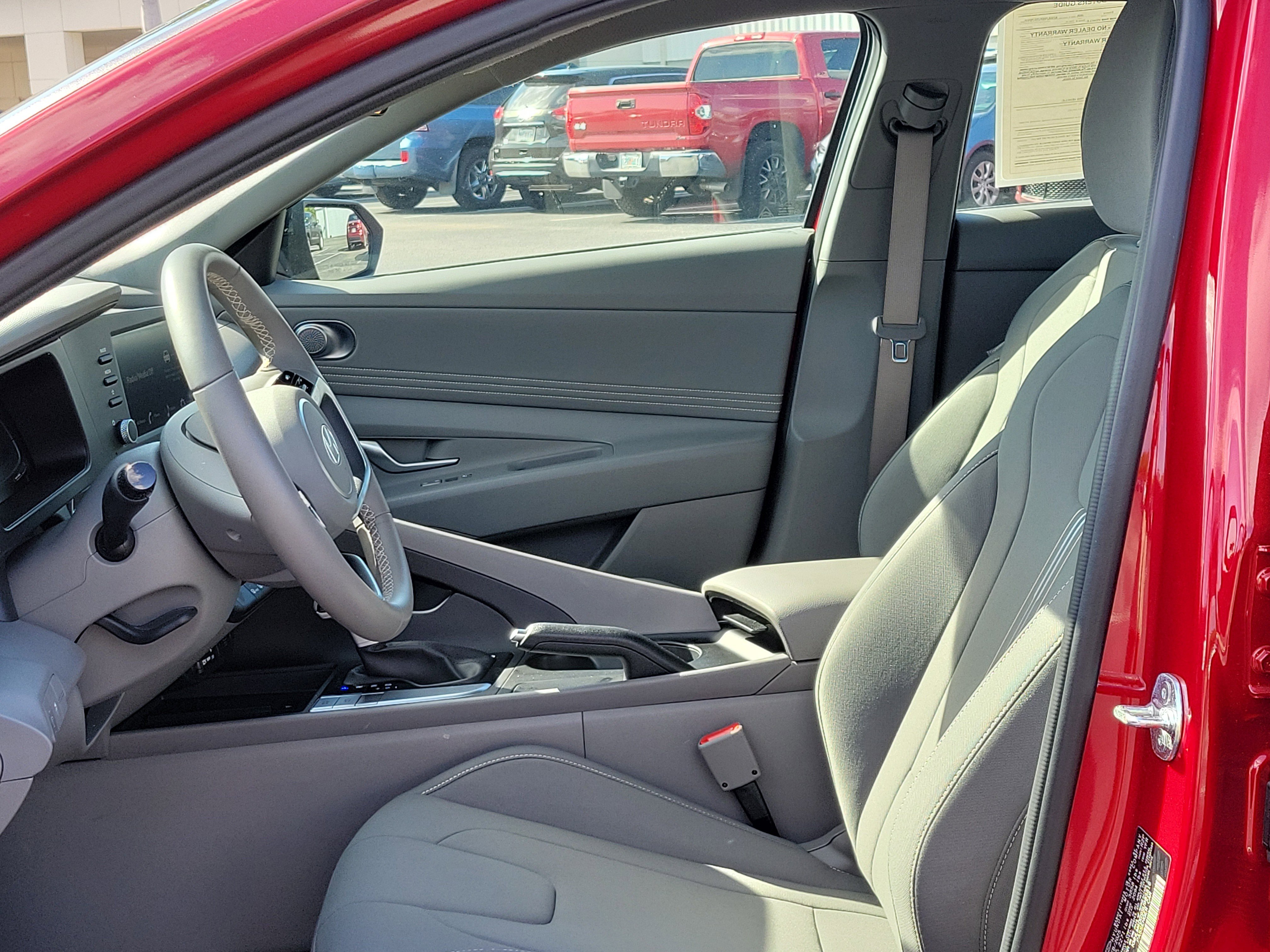 Used 2025 Hyundai Elantra Sport image 22