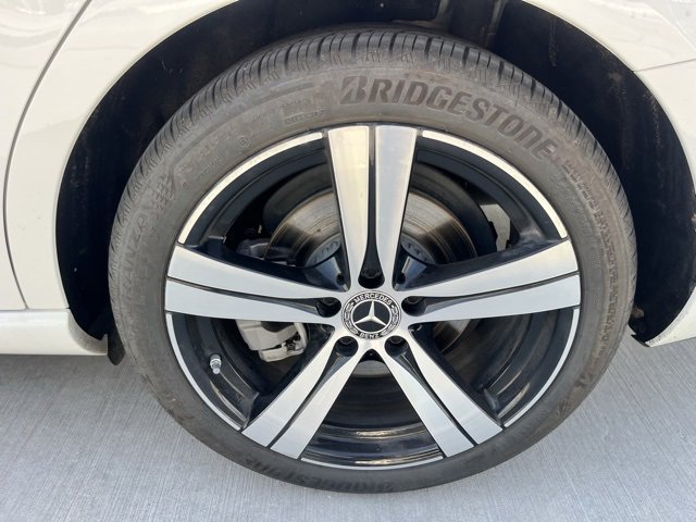 Used 2025 Mercedes-Benz C 300 Sedan image 9