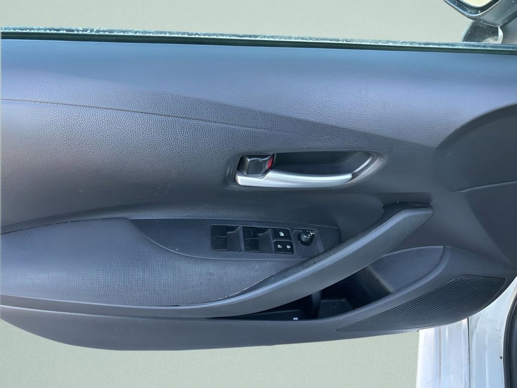 Used 2020 Toyota Corolla LE image 14