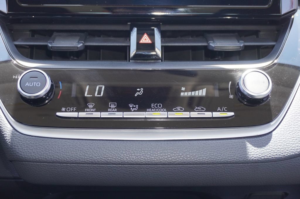Certified 2025 Toyota Corolla LE FWD image 15