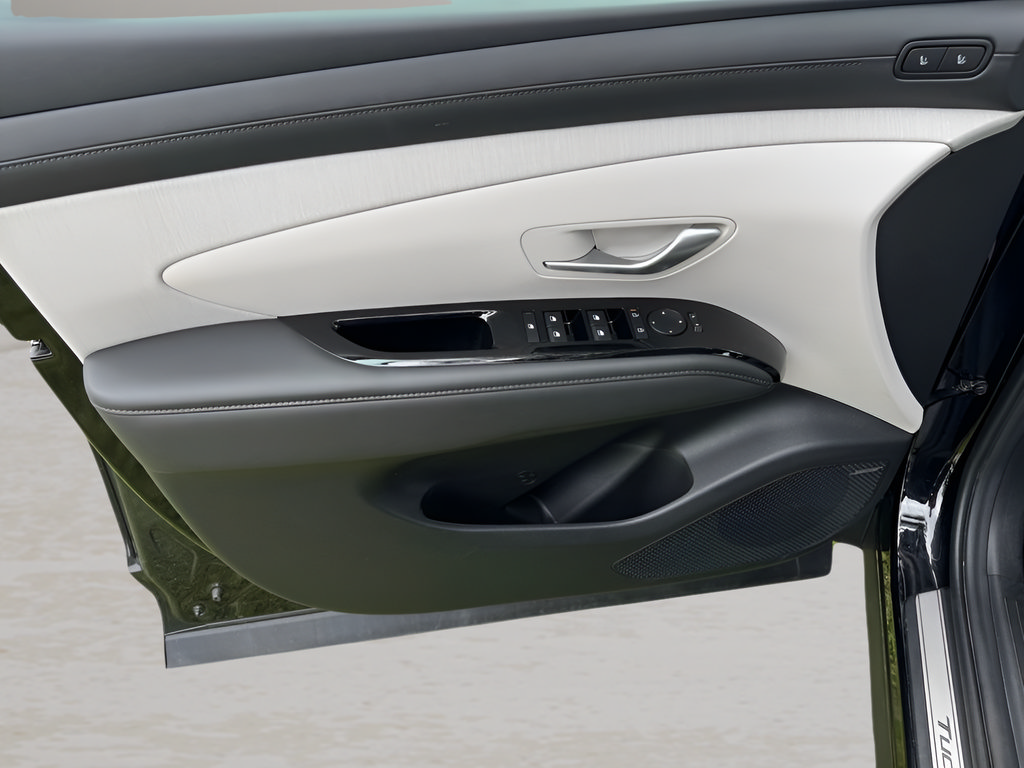 Certified 2025 Hyundai Tucson Limited FWD image 16