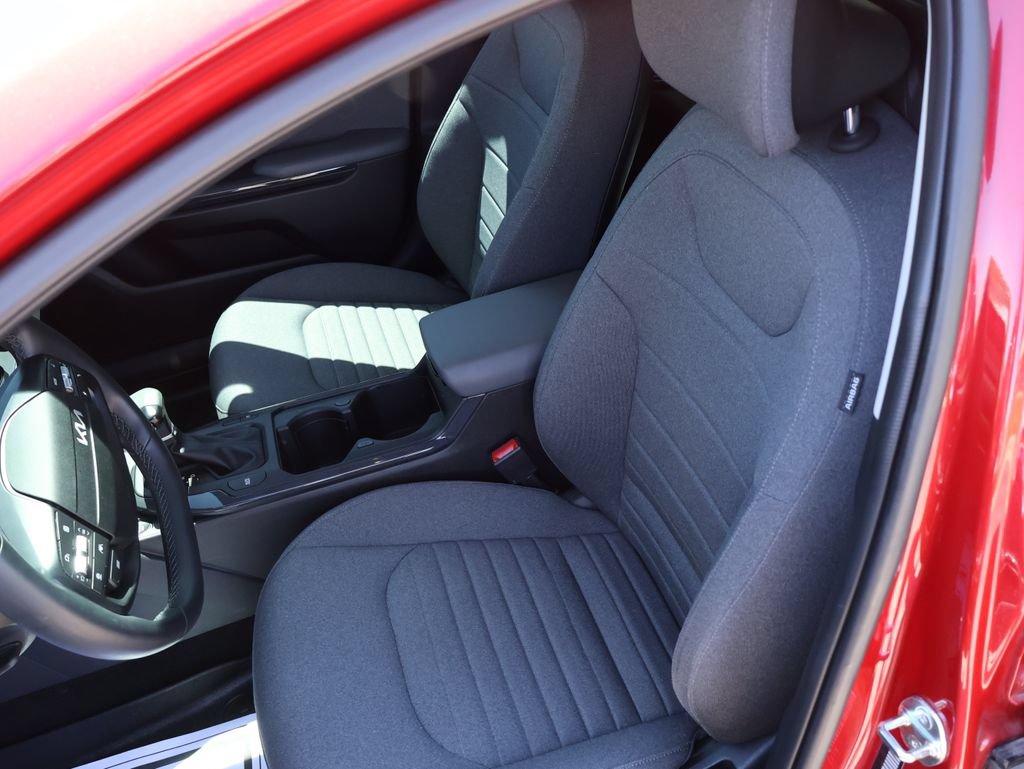 Used 2025 Kia K4 EX FWD image 19