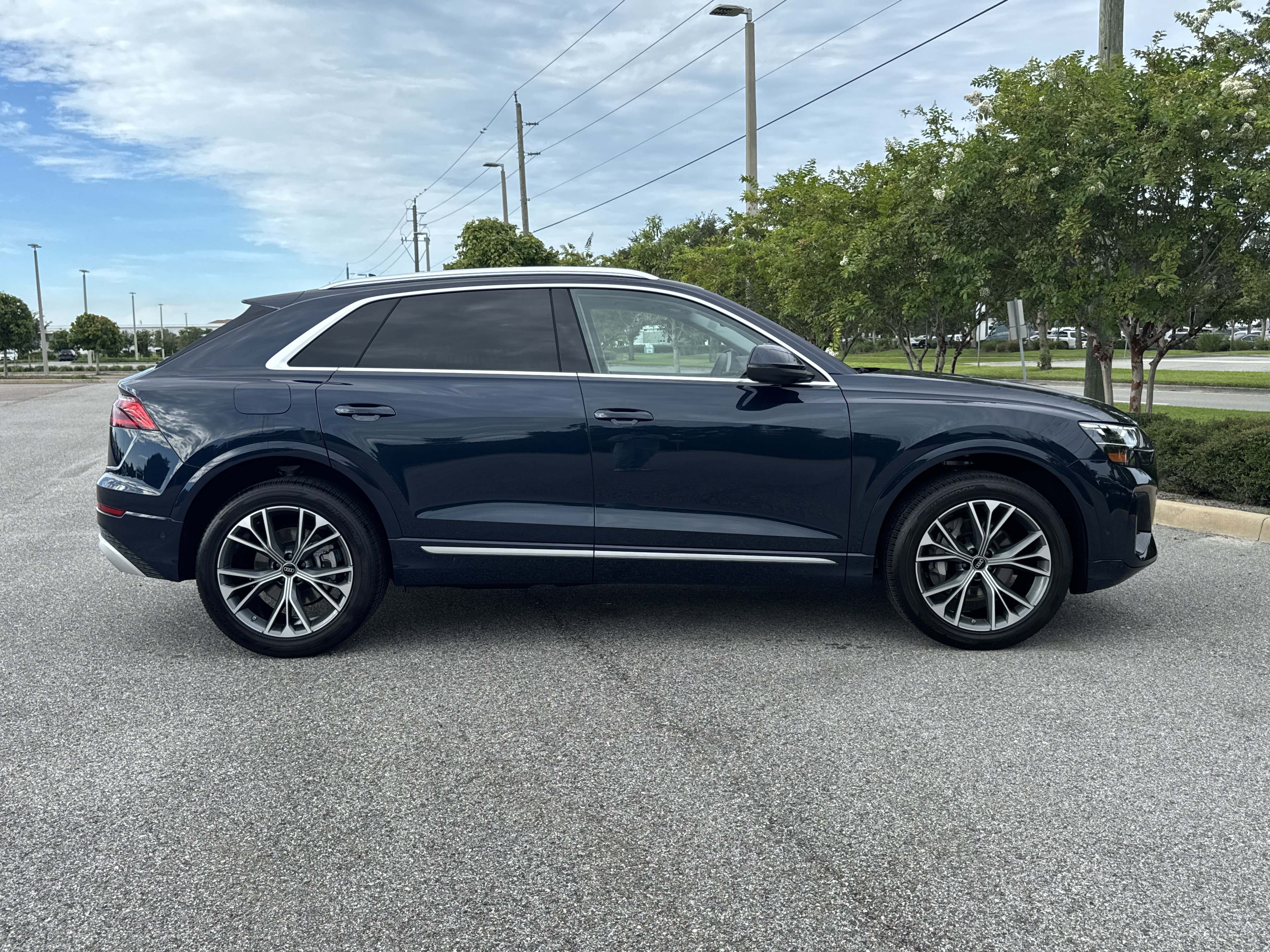 Certified 2025 Audi Q8 Premium Plus AWD/4WD image 3