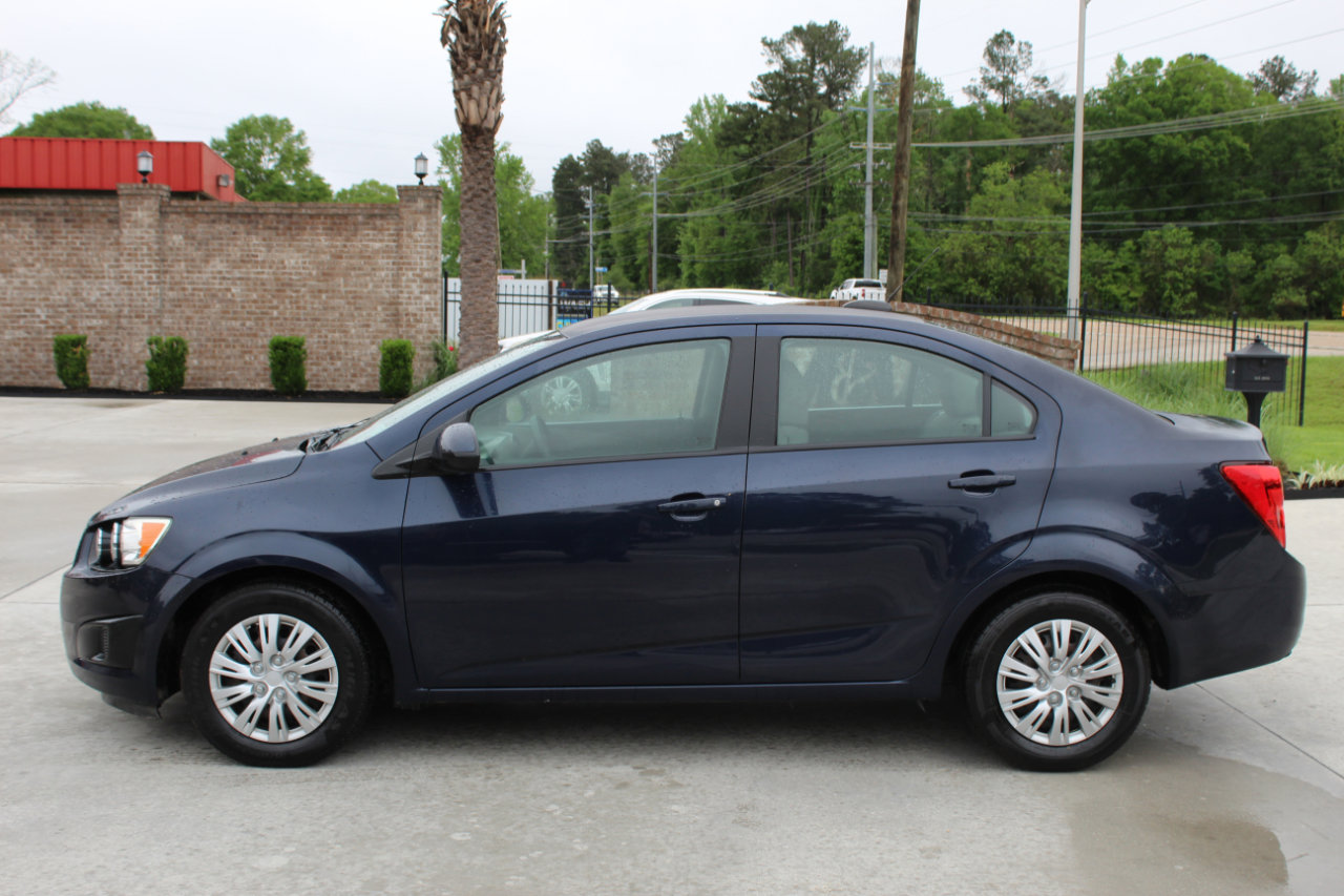 Used 2015 Chevrolet Sonic LS image 2