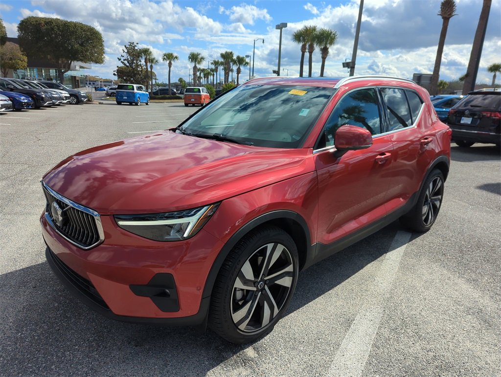 Used 2023 Volvo XC40 B4 Plus w/ Driver Assist Package image 14