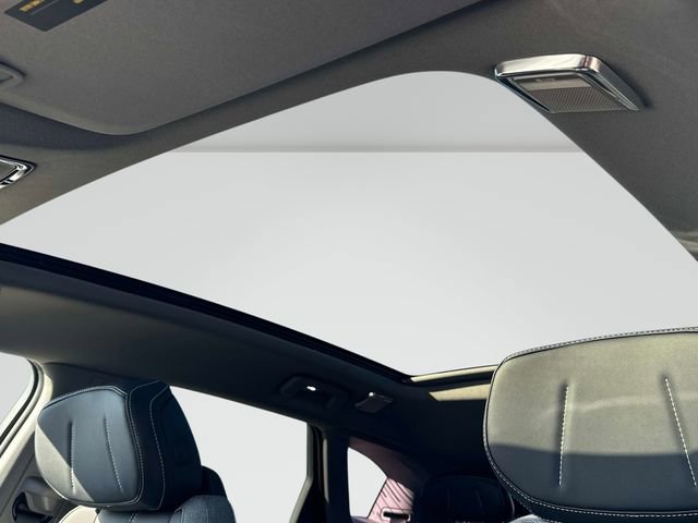 New 2026 Cadillac Optiq Luxury 1 image 9