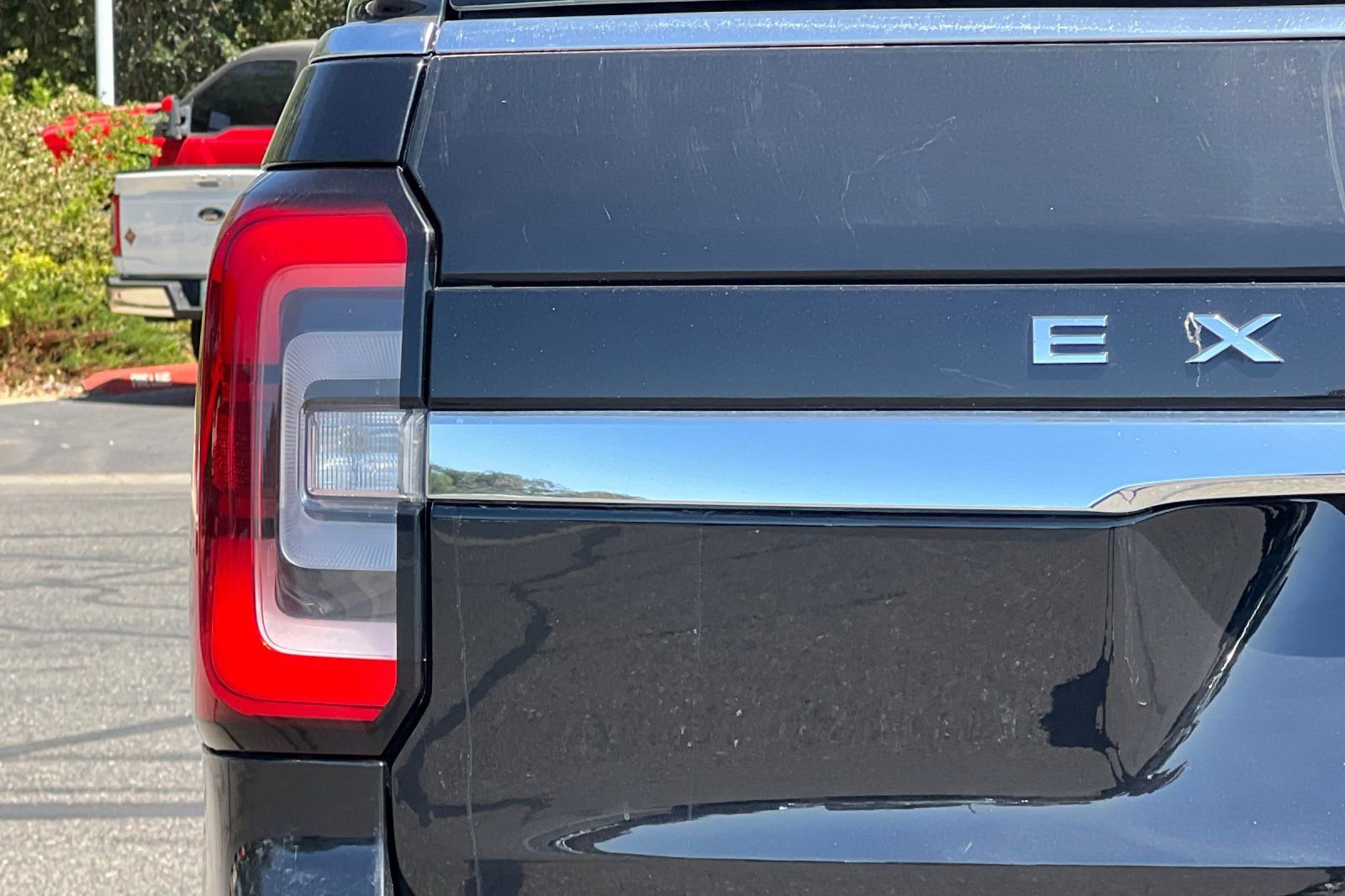 Used 2023 Ford Expedition Limited image 44