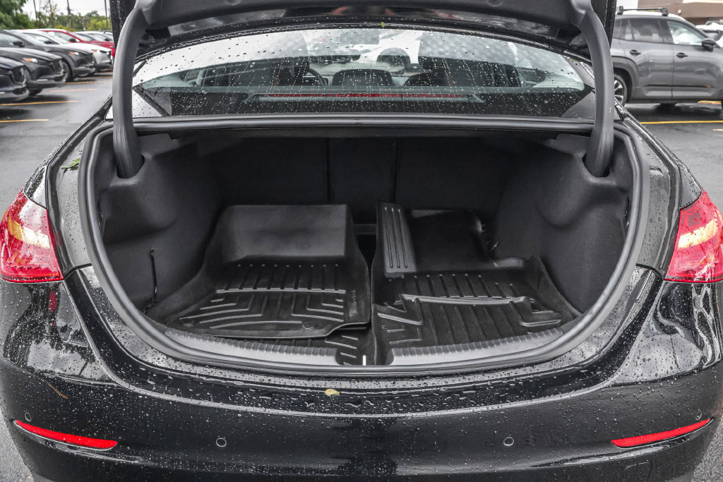 Used 2025 Mercedes-Benz C 300 4MATIC Sedan image 30
