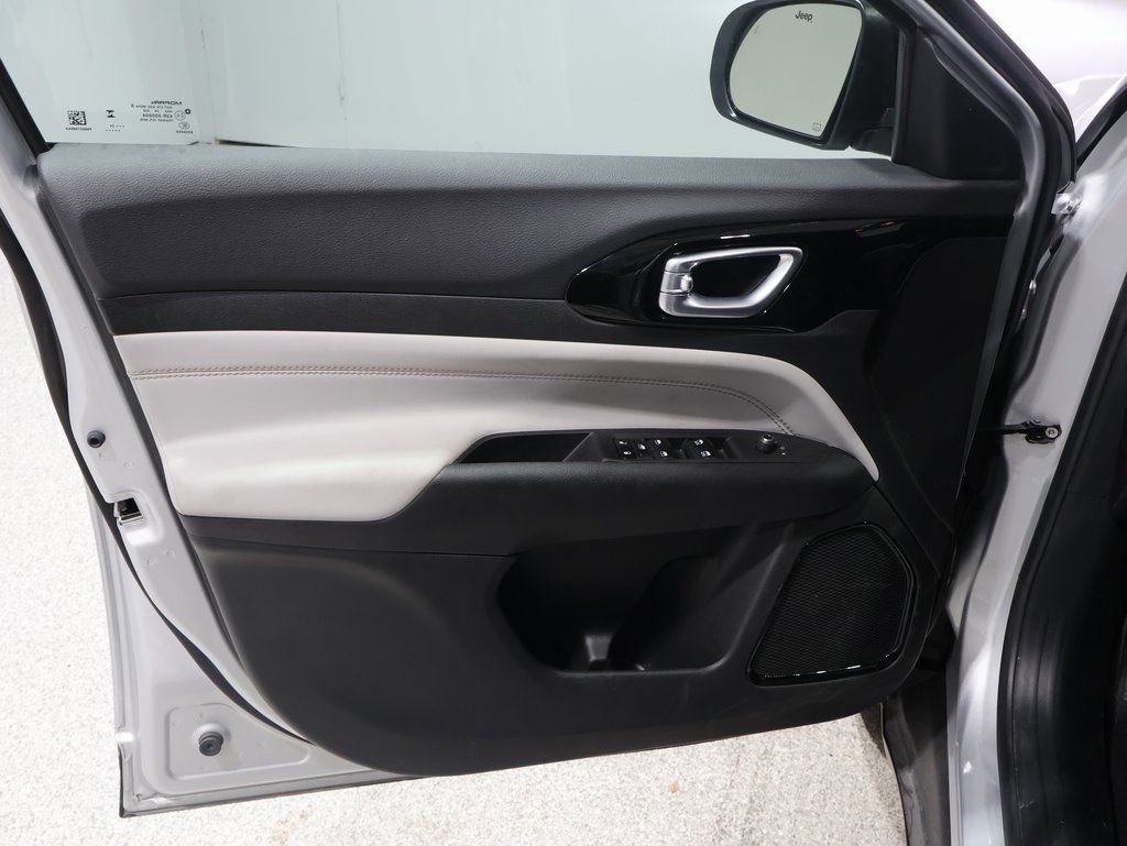 Certified 2024 Jeep Compass Limited image 15