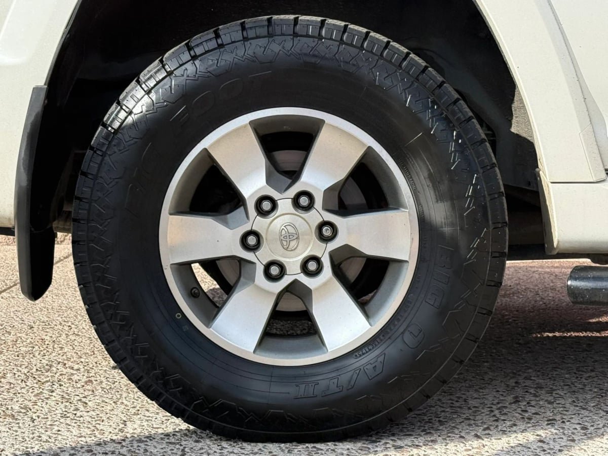 Used 2012 Toyota 4Runner SR5 w/ Premium Pkg AWD/4WD image 25