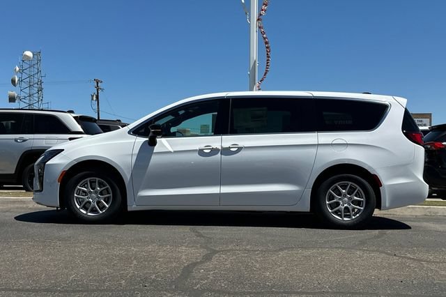 New 2027 Chrysler Pacifica Select FWD image 6