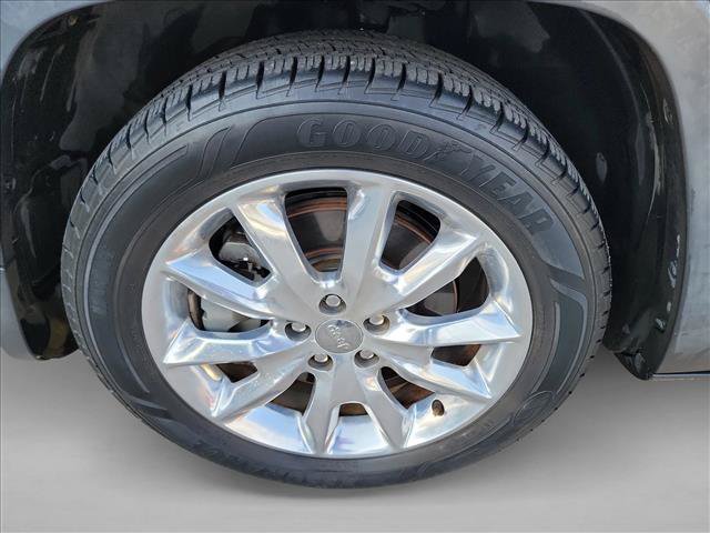 Used 2014 Jeep Cherokee Limited w/ Luxury Group FWD image 9