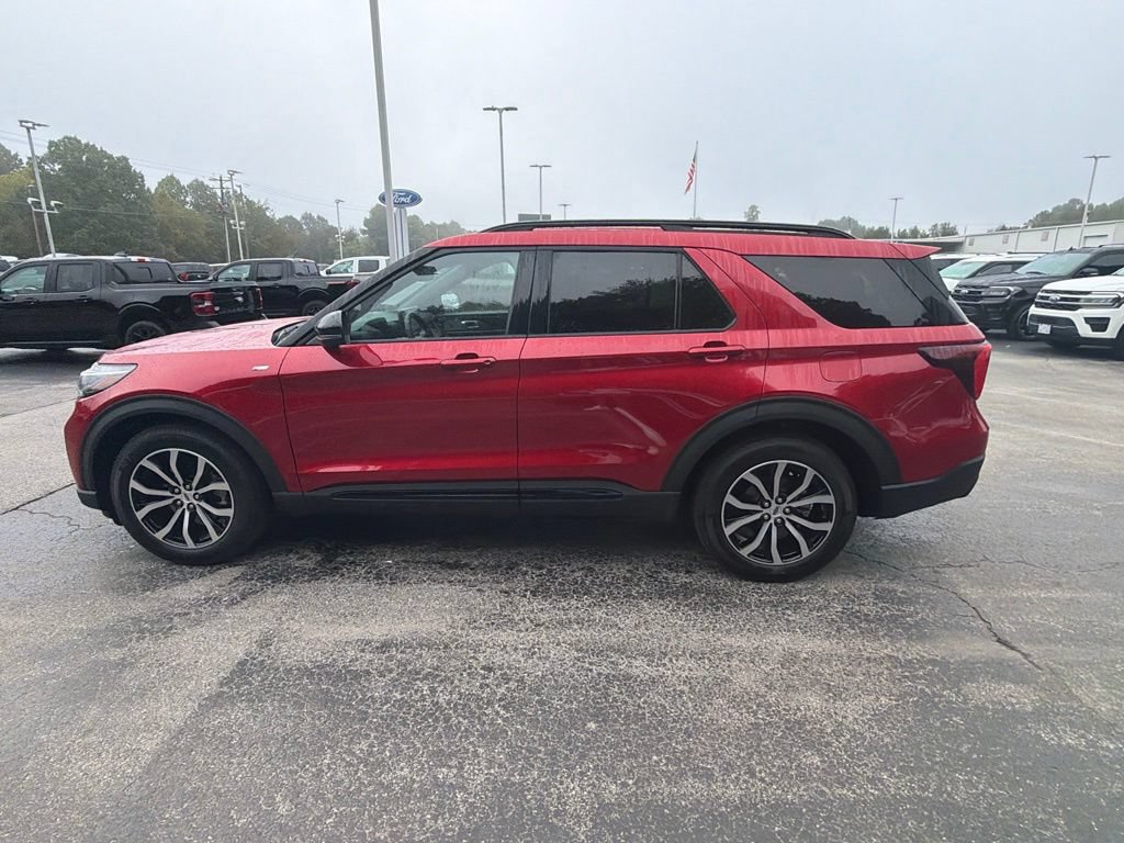 Used 2026 Ford Explorer ST-Line w/ Premium Package RWD image 6