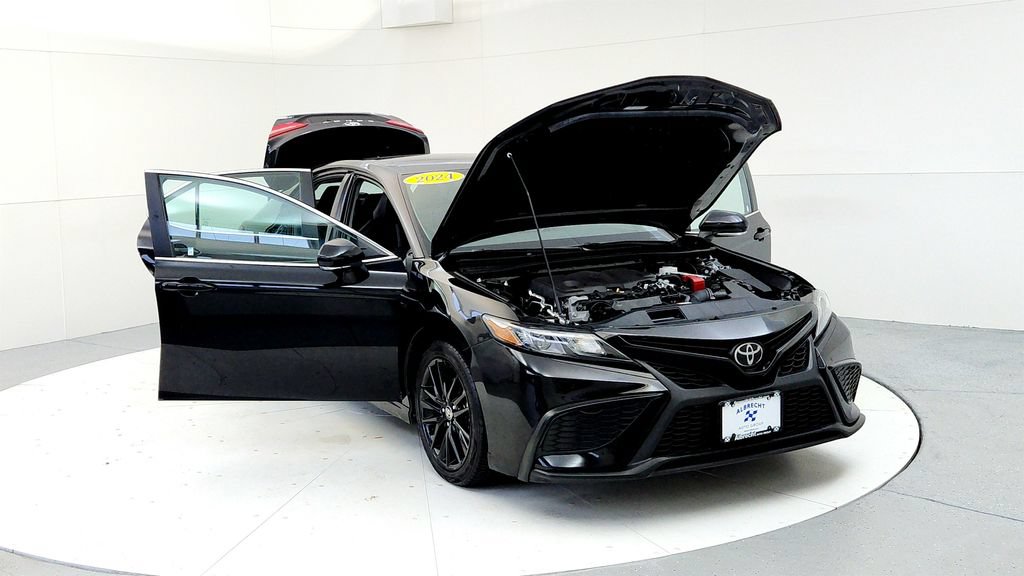 Certified 2024 Toyota Camry SE FWD image 9