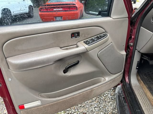 Used 2005 Chevrolet Suburban LS RWD image 10