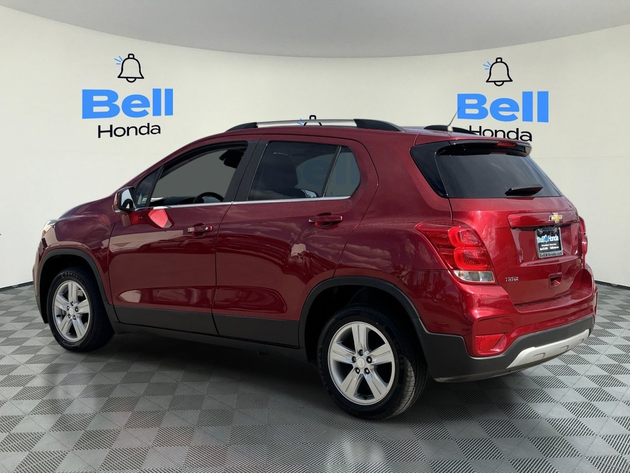 Used 2020 Chevrolet Trax LT FWD image 3