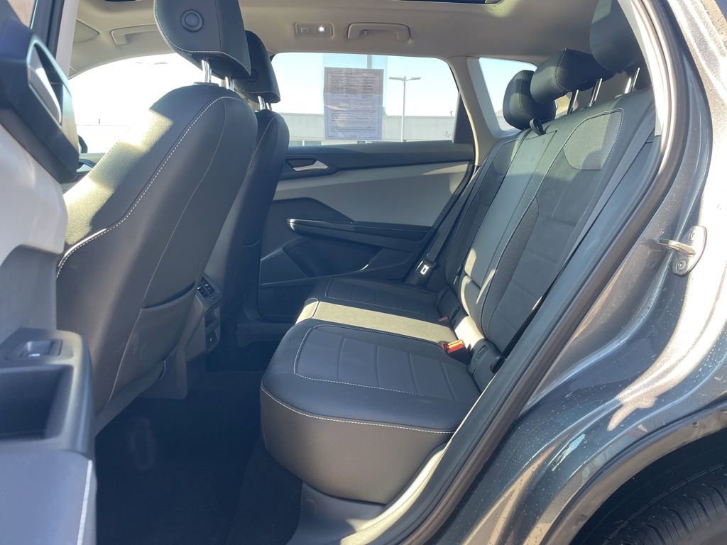 Used 2024 Volkswagen Taos SE image 17