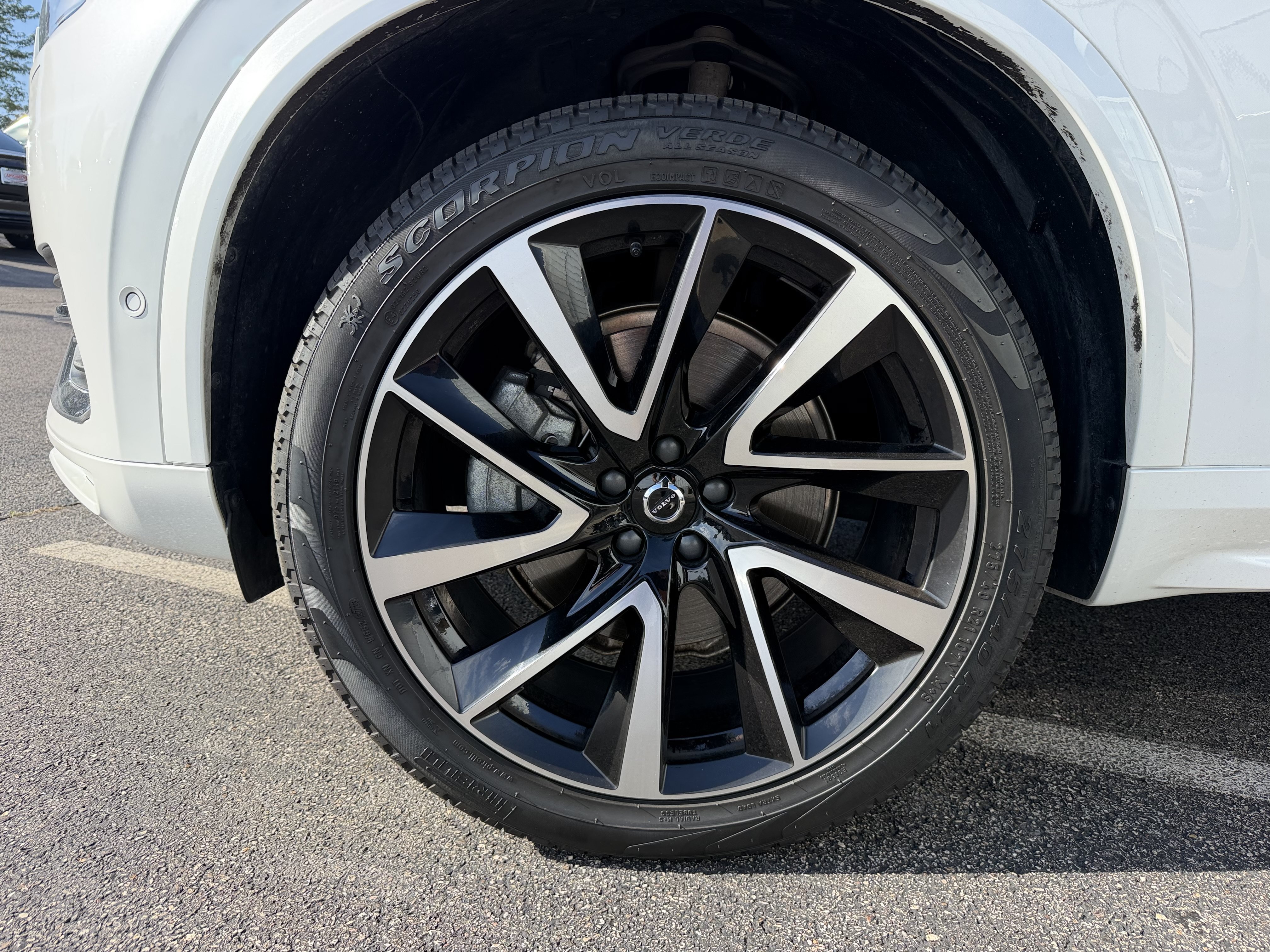 Used 2024 Volvo XC90 B5 Plus w/ Protection Package AWD/4WD image 12