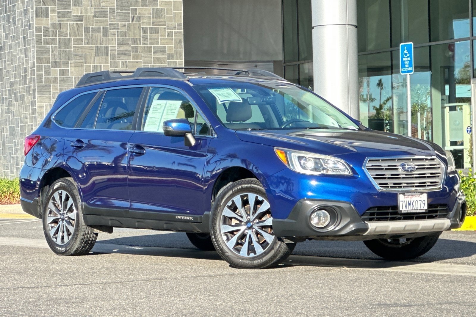 Used 2017 Subaru Outback 2.5i Limited image 2