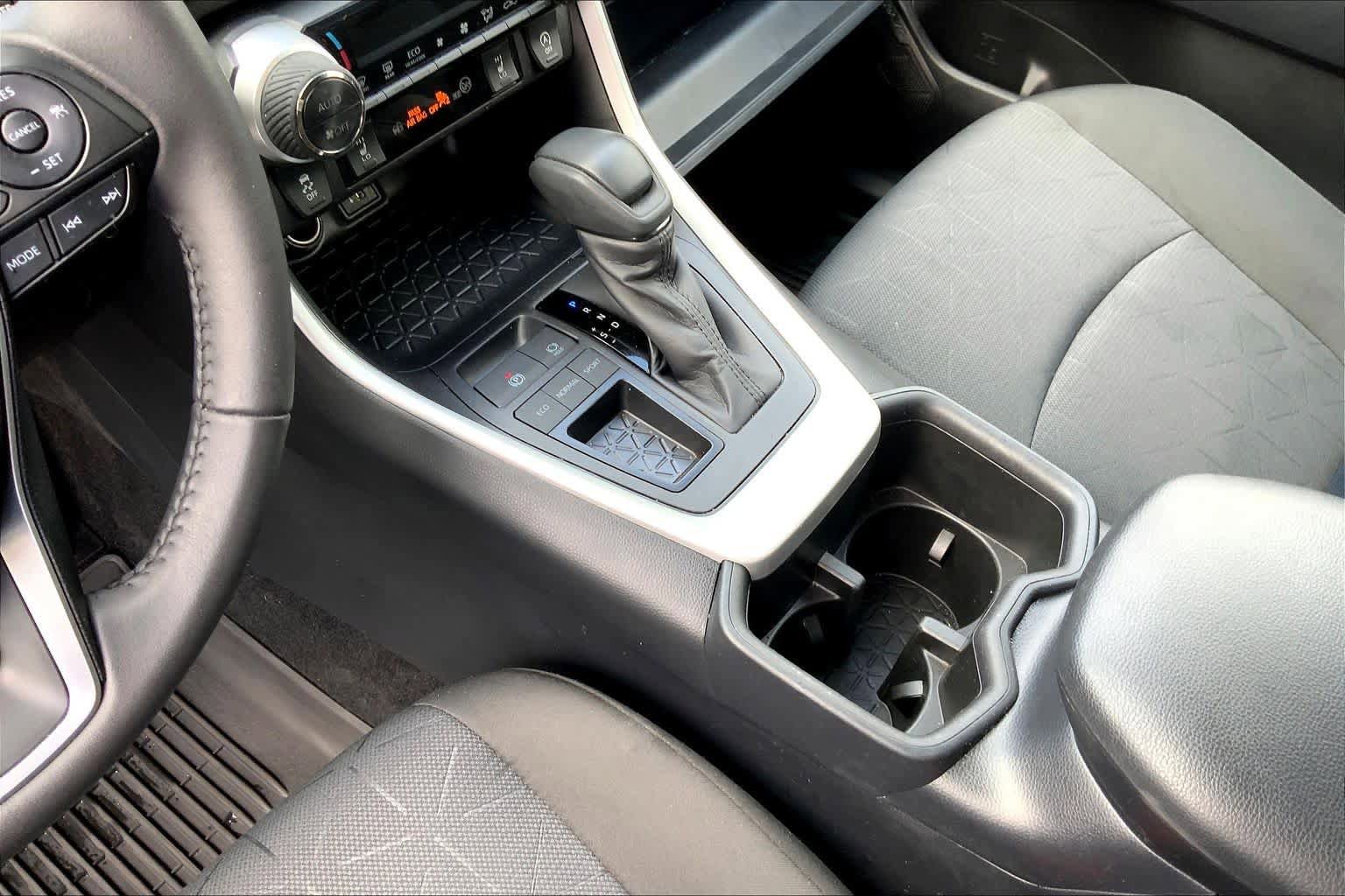 Certified 2025 Toyota RAV4 XLE w/ Convenience Package FWD image 16