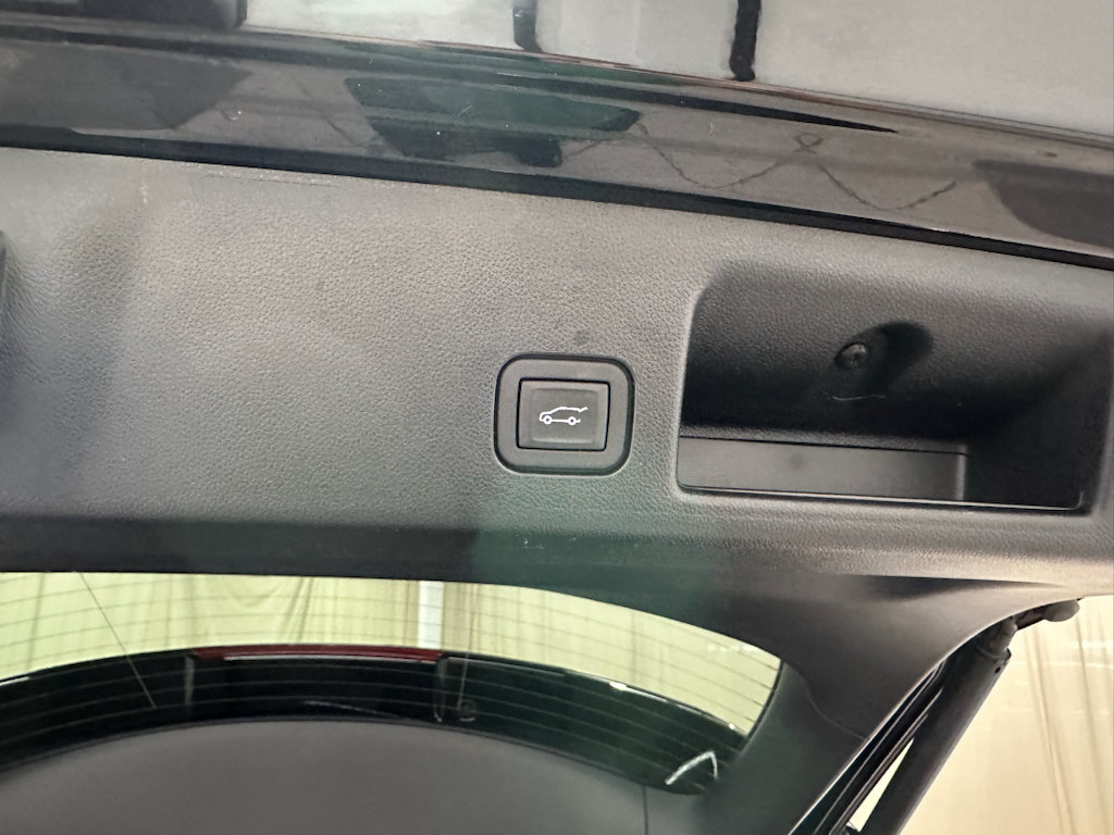 Certified 2024 Chevrolet Equinox EV RS FWD image 21