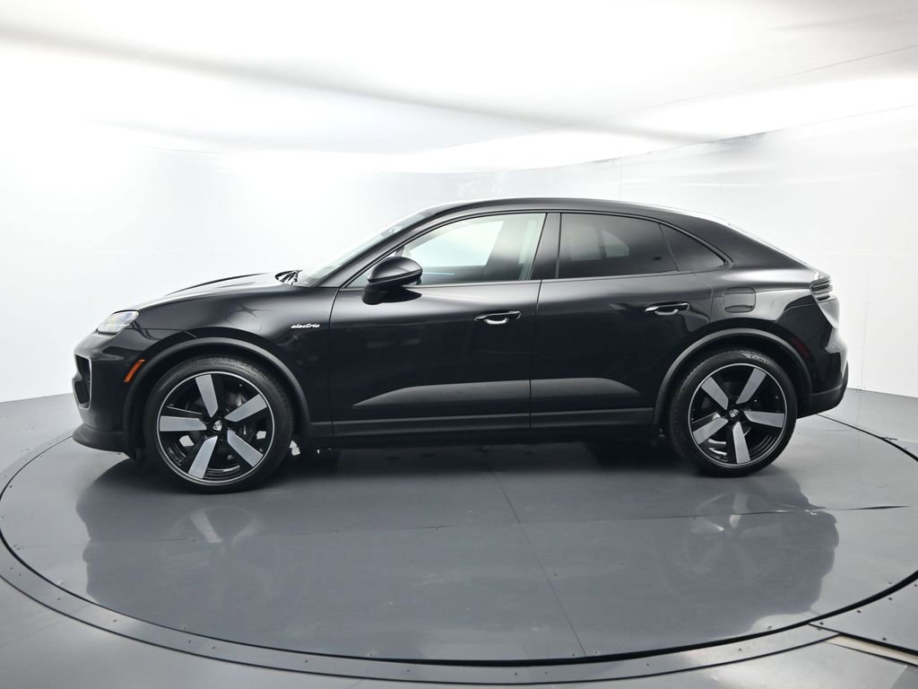 Certified 2024 Porsche Macan 4 Electric image 2