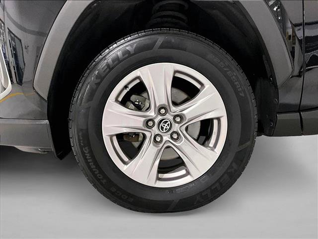 Used 2022 Toyota RAV4 XLE w/ Convenience Package FWD image 10
