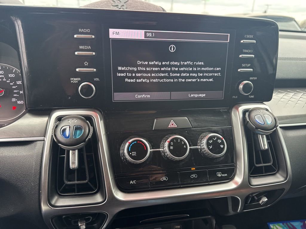 Used 2022 Kia Sorento LX image 16