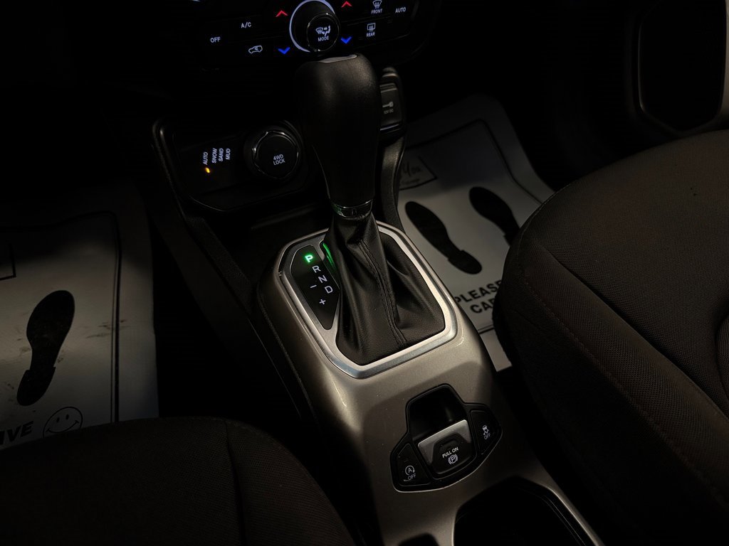 Used 2022 Jeep Renegade Latitude w/ Convenience Group image 15