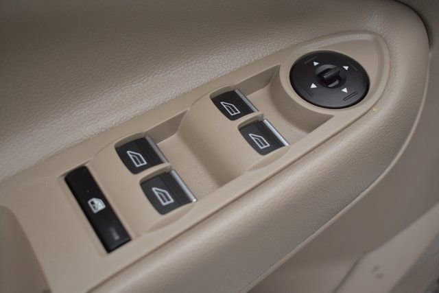 Used 2017 Ford Escape Titanium image 15