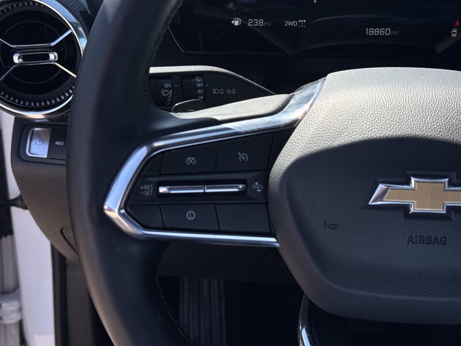 Used 2025 Chevrolet Equinox LT AWD/4WD image 23