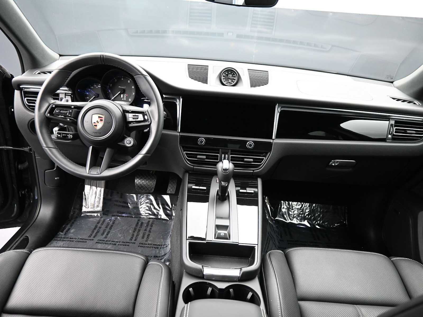 Certified 2025 Porsche Macan Turbo AWD/4WD image 9