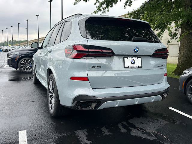 New 2026 BMW X5 xDrive50e w/ M Sport Package AWD/4WD image 3