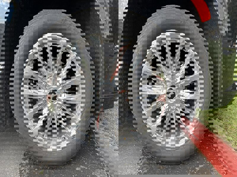 Used 2021 Cadillac Escalade Premium Luxury w/ LPO, Illumination Package image 15